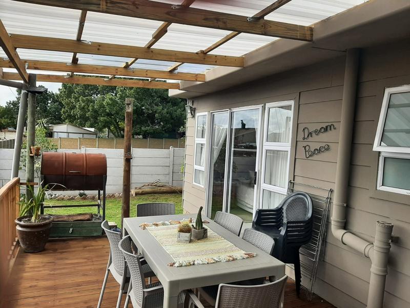 4 Bedroom Property for Sale in Albertinia Western Cape